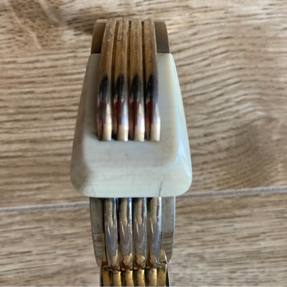 VINTAGE Bangle with Unique Bakelite Buckle Design. Hinge Lock for Easy On + Off - Picture 2 of 8